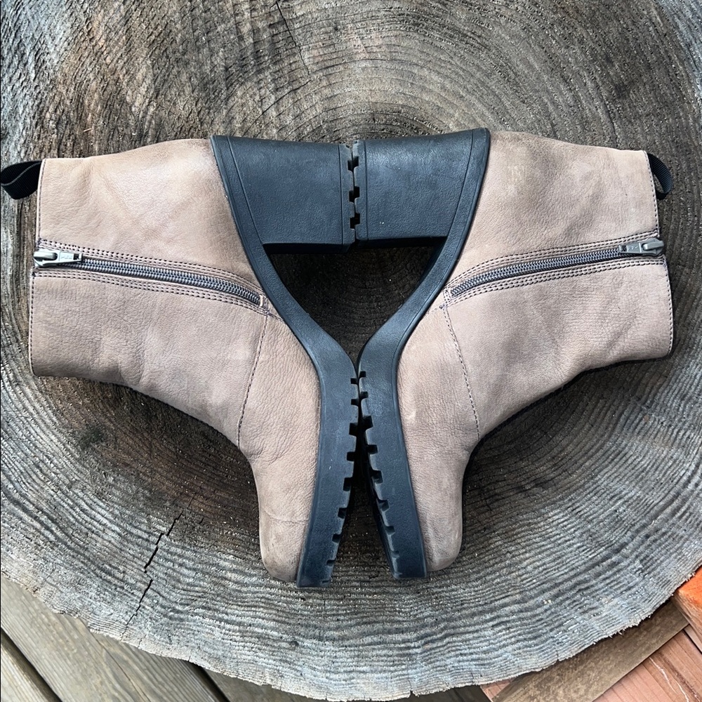 Vagabond Grace Platform Chelsea Boots